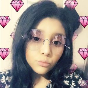 Meet your Posher, Mitzy